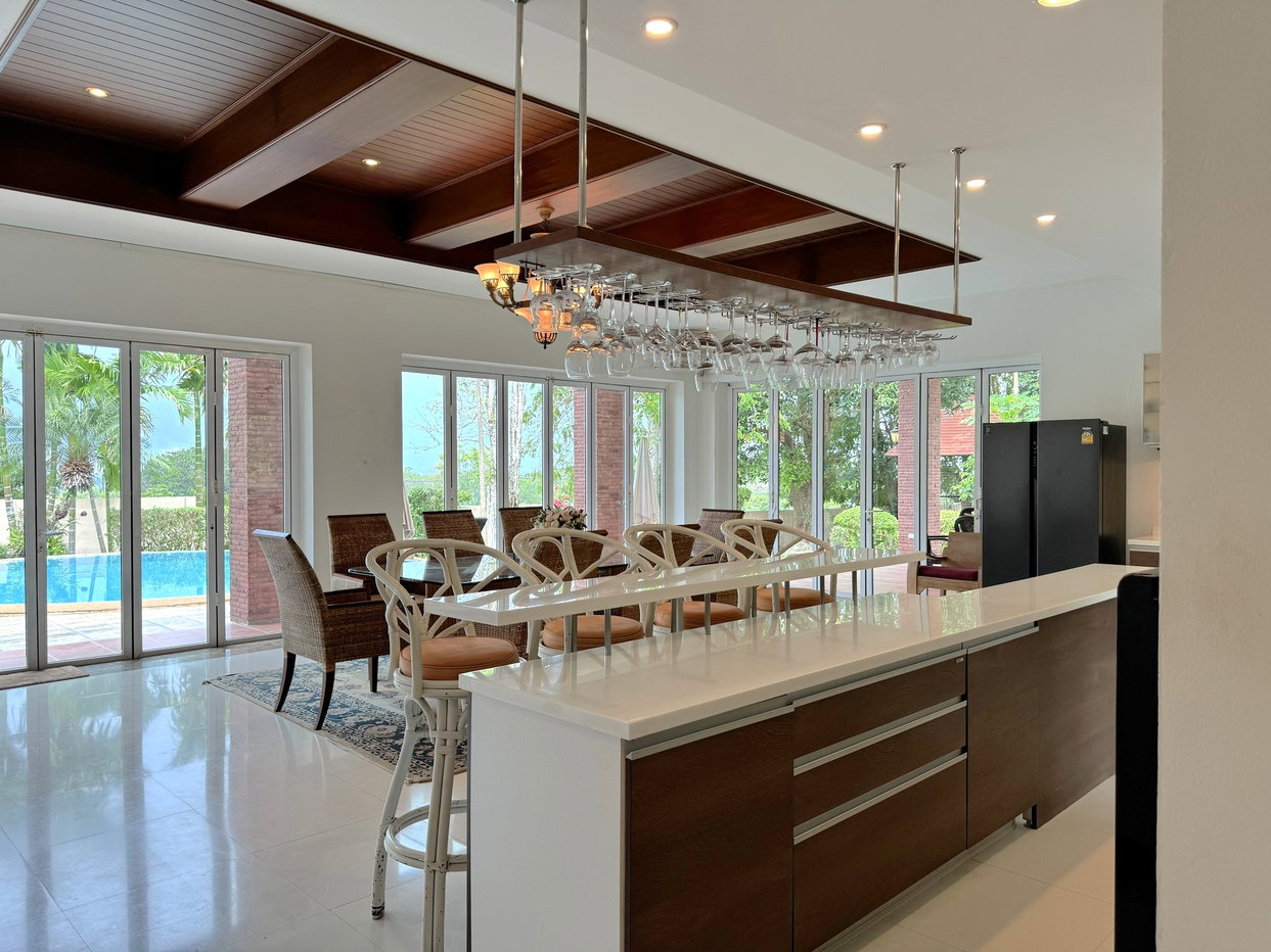 รูป Luxury Pool Villa for Sale East Pattaya - รูปที่ 4/17