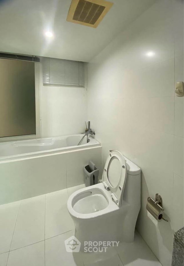 picture 1-BR Condo at Manhattan Chidlom near BTS Chit Lom (ID 2914621) - 10/11