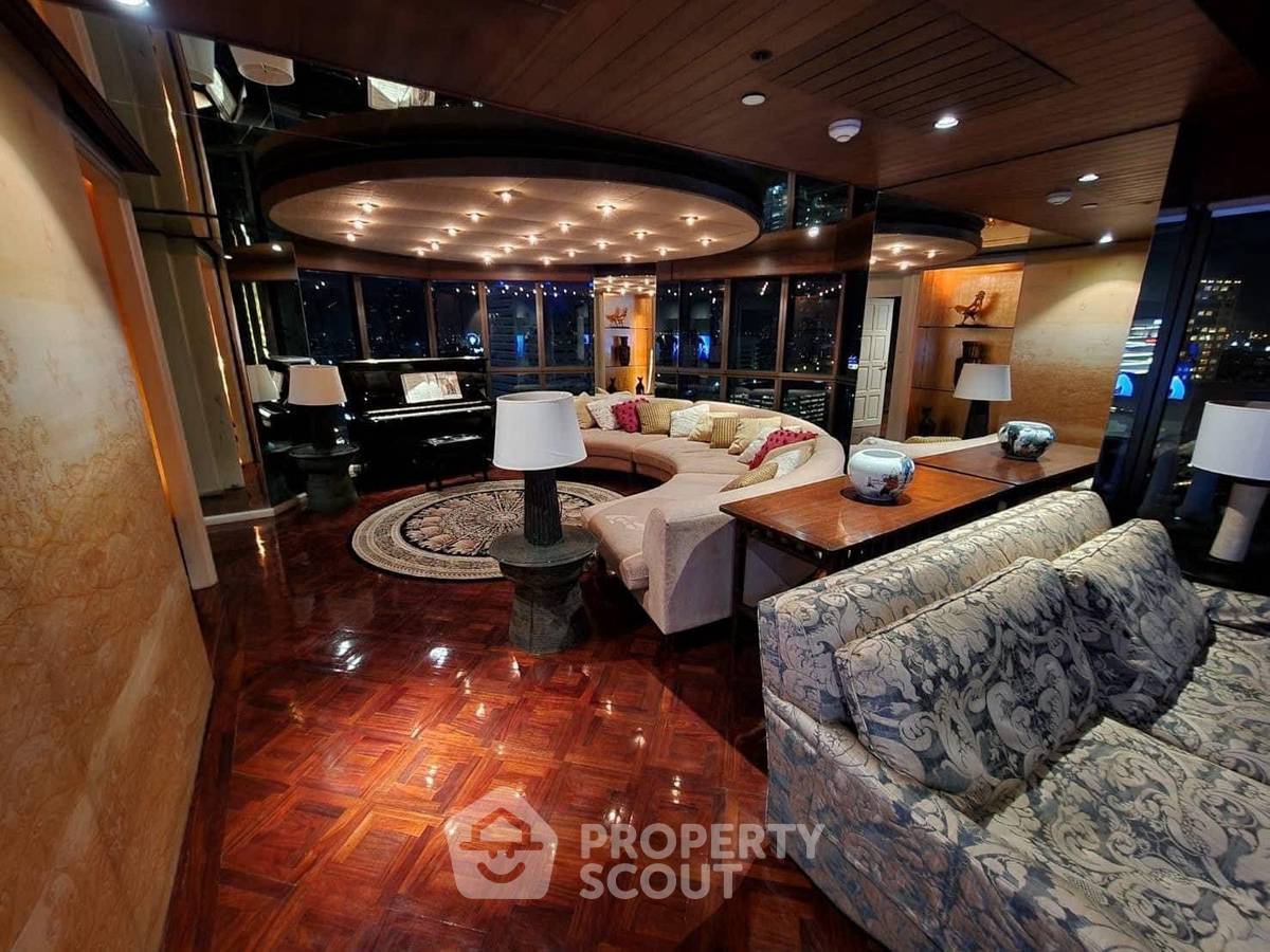 picture 2-BR Condo at Nusa State Tower Condominium near BTS Saphan Taksin (ID 2914903) - 11/20
