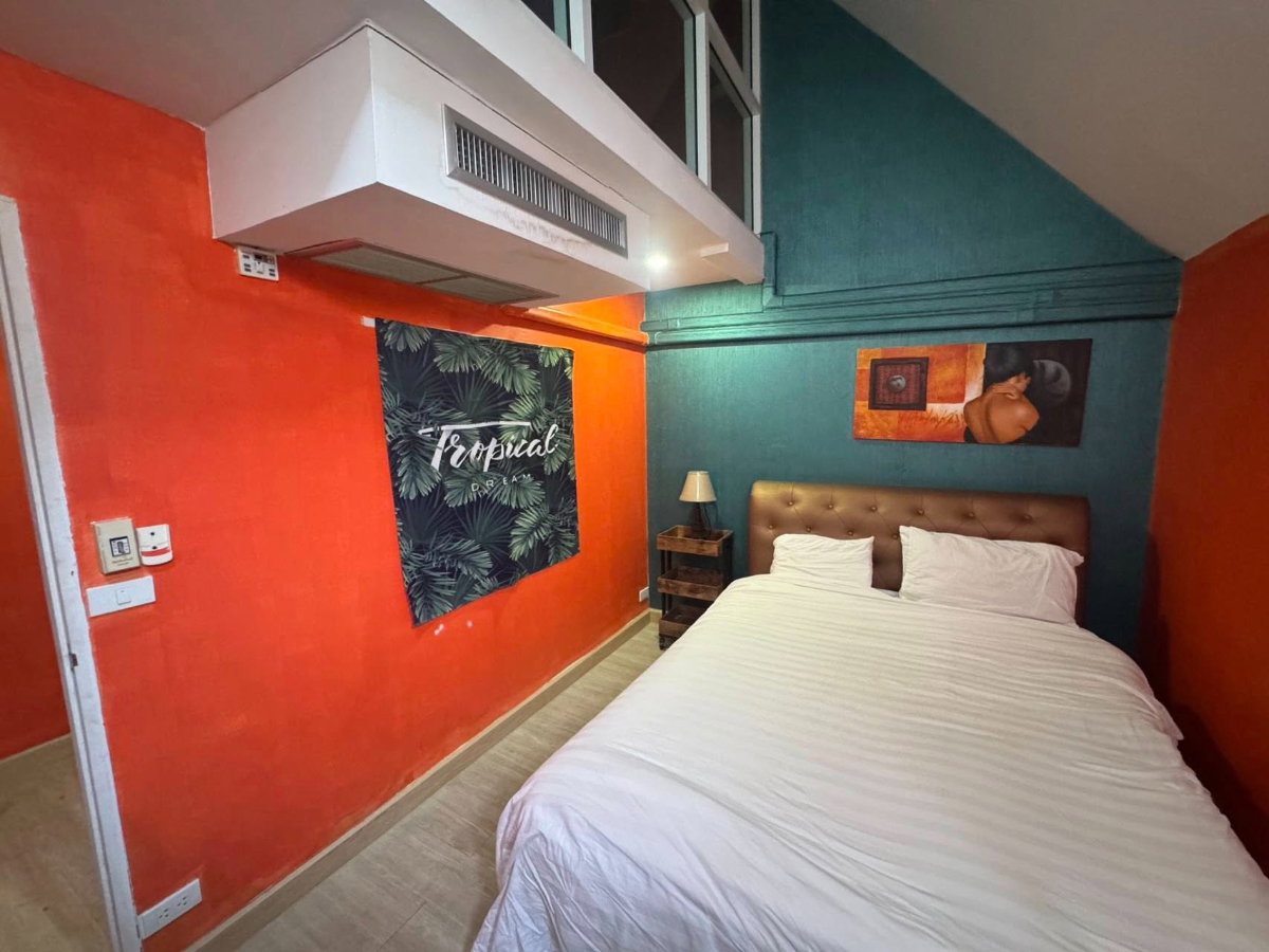 รูป คอนโด 2 ชั้น (Duplex) สไตล์ลอฟท์ใกล้ชายหาดวงศ์อมาตย์ 3ห้องนอน 3ห้องน้ำ ขายเพียง 3.59ล้าน - รูปที่ 9/12