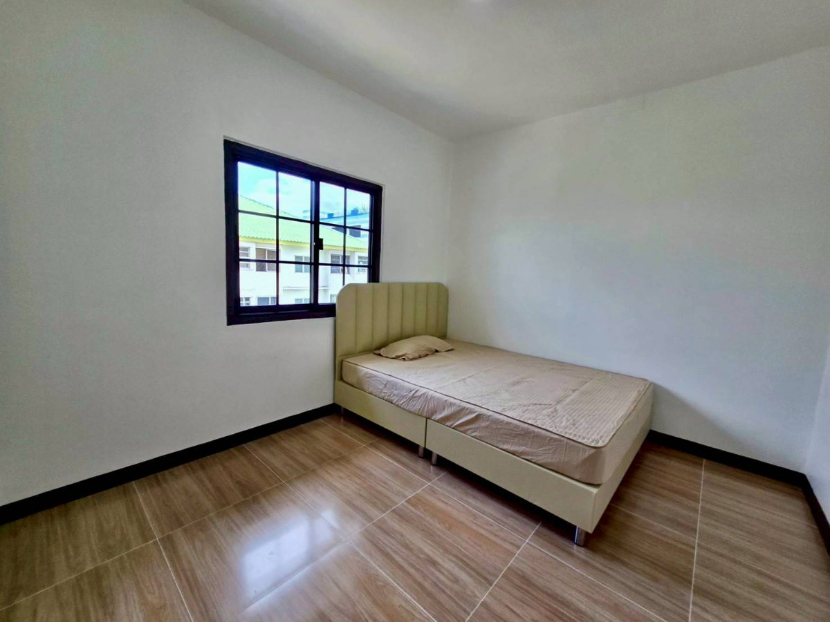 รูป  ขายบ้านเอื้ออาทรสายไหม รีโนเวทใหม่ 100% พร้อมเข้าอยู่ เฟอร์นิเจอร์พร้อม แต่งสวย ทำเลดี รถไฟฟ้า BTS สถานีคูคต สายสีเขียว - รูปที่ 9/13