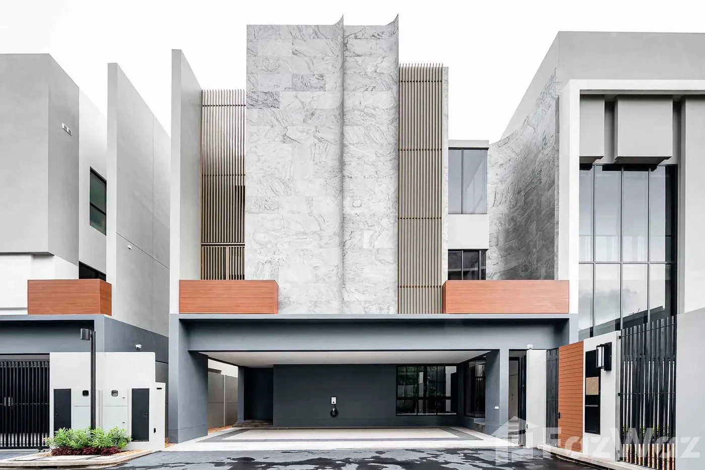 รูป ขาย บ้านเดี่ยว 4 ห้องนอน ในโครงการ บูก้าน กรุงเทพ กรีฑา 6292160 - รูปที่ 1/47