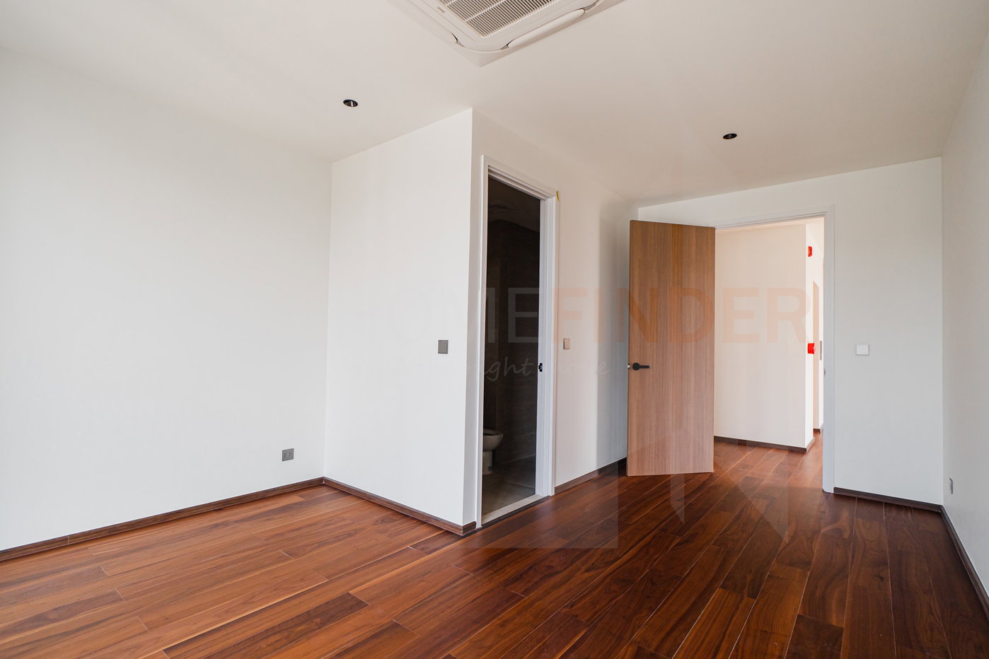 picture Posh Eastville 3 bedrooms, for sale - 54/87