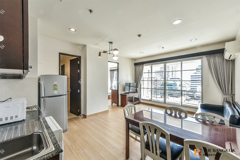 Baan Klang Krung Siam Pathumwan near BTS Ratchathewi