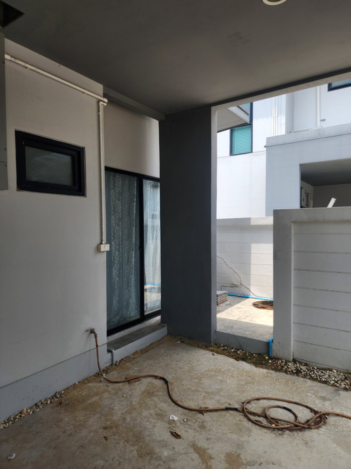 picture Home for rent near fashion island. - 8/14