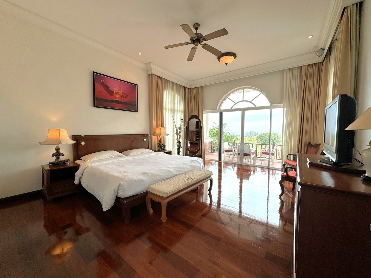 รูป Luxury Pool Villa for Sale East Pattaya - รูปที่ 8/17