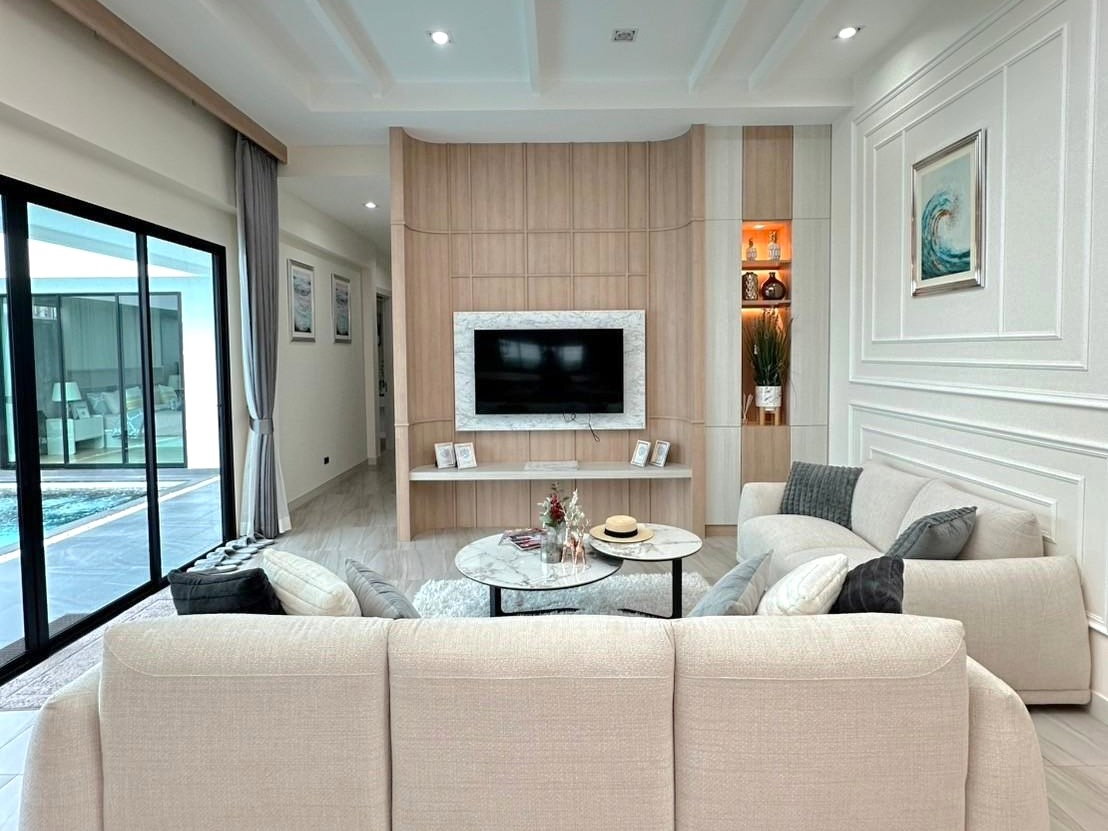 picture Pool Villa for Sale Huai Yai Pattaya Private Jacuzzi Pool - 3/16