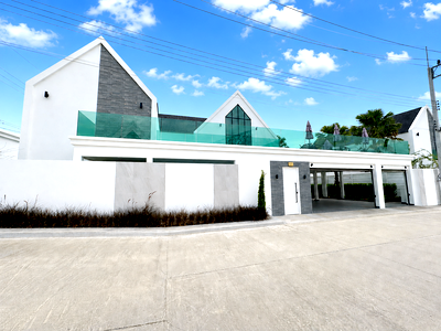 Houses for sale Hui Yai Road  : Pool Villa for Sale Huai Yai Pattaya Private Jacuzzi Pool