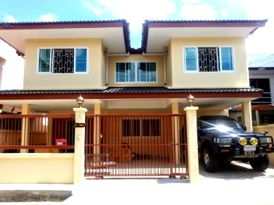 Houses for rent Tesco Lotus Srinakarindra : 2 Story House for Rent Near BTS Tippawan