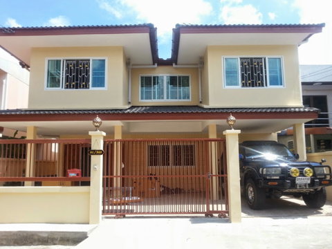 2 Story House for Rent Near BTS Tippawan