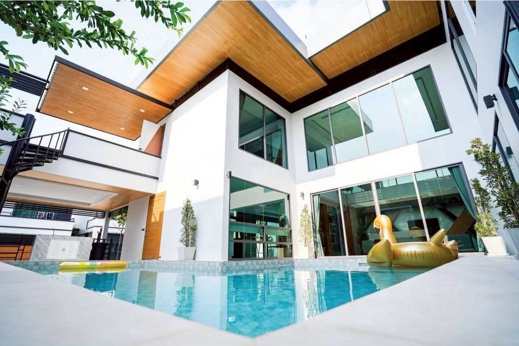 picture Luxury Villa for Rent Thung Klom East Pattaya - 1/20