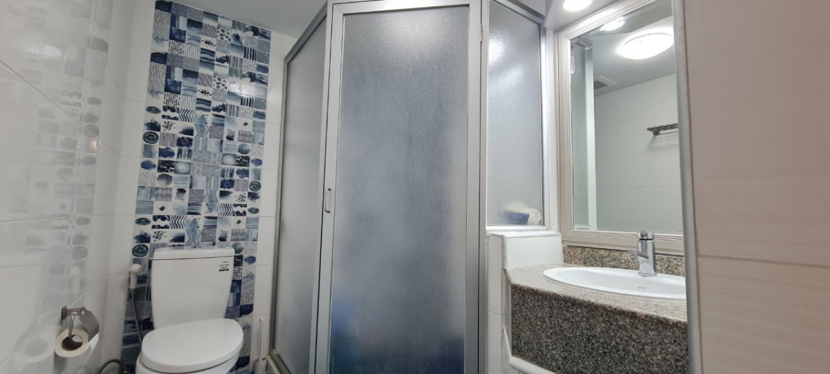 รูป ให้เช่าห้องแต่งพร้อม เฟอร์ครบ ห้องใหญ่ วิวดี ราคาถูก ใกล้ ARL และ MRT สถานีหัวหมาก - รูปที่ 24/30