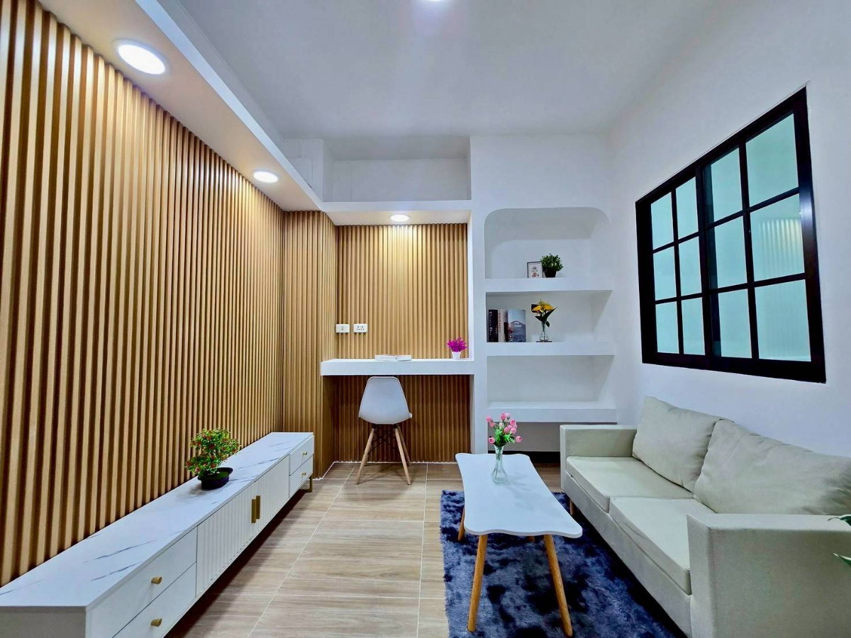 รูป  ขายบ้านเอื้ออาทรสายไหม รีโนเวทใหม่ 100% พร้อมเข้าอยู่ เฟอร์นิเจอร์พร้อม แต่งสวย ทำเลดี รถไฟฟ้า BTS สถานีคูคต สายสีเขียว - รูปที่ 3/13