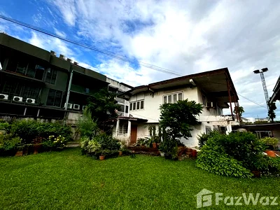 Houses for rent Bangkok : 3 Bedroom House for rent in Khlong Tan Nuea, Bangkok  6294650