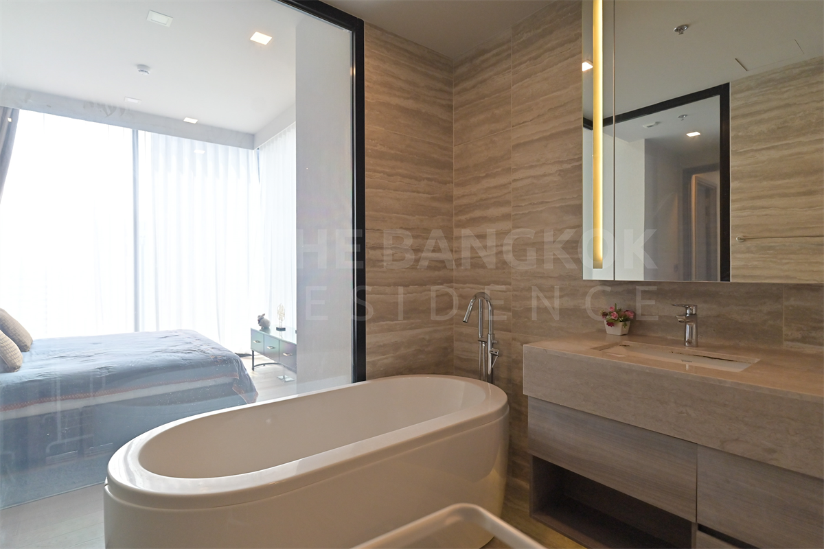 picture Celes Asoke Move-in Ready, Just Bring Your Stuff near BTS Asok - 2/10