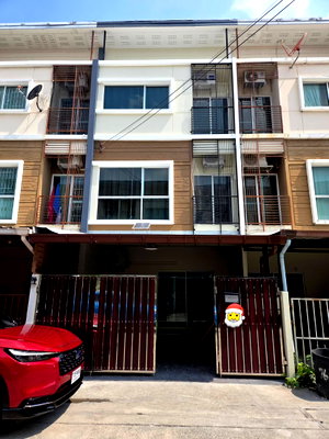 เช่าทาวน์โฮม ถนนศรีนครินทร์ : 🏡 ให้เช่าทาวน์โฮม 3 ชั้น วิลเลตซิตี้ พัฒนาการ 38 3 ห้องนอน 3 ห้องน้ำ บ้านเพิ่งรีโนเวทใหม่ทั้งหลัง ใหม่เอี่ยม พร้อมเฟอร์ครบ พร้อมเข้าอยู่🔥