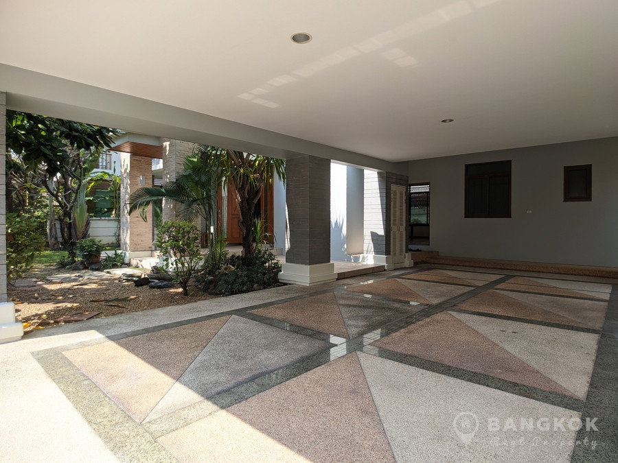 picture Narasiri Pattanakarn Srinakarin | Elegant 4 Bed 4 Bath House - 28/31