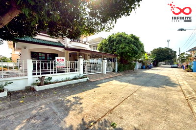 บ้านเดี่ยว กระทรวงพาณิชย์ นนทบุรี : ขายบ้านเดี่ยว ดิ เอมเมอรัลด์ การ์เด้น 1  ภัทรนิเวศน์ 2 บางบัวทอง 2 ชั้น 50ตร.ว. รีโนเวทใหม่