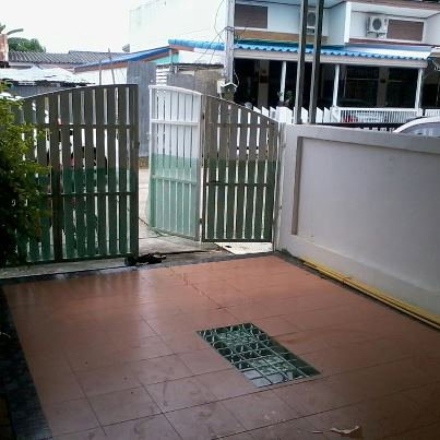 รูป '' House For Sale ''  ขาย ทาวเฮ้าส์ชั้นเดียว 2,380,000 บาท หมู่บ้านทรายทอง ซอยนาใหญ่ หลังวัดฉลอง  ภูเก็ต  - รูปที่ 3/8