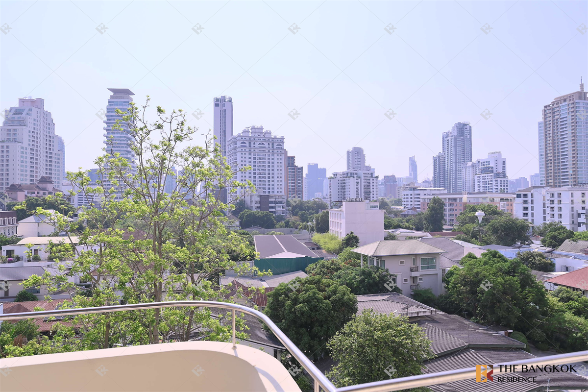 picture Location Near Employment, Surrounded by Lifestyles Piyathip Place - 3/10