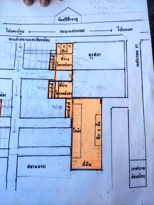 Shophouses for sale วิทยาลัยการจัดการเพชรเกษม : Land for sale, 1.6 rai + 3 commercial units, located on Phetkasem Road (Om Noi).