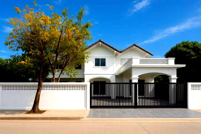 บ้านเดี่ยว ถนนบางนา - ตราด : ขายบ้านเดี่ยว : บางนา วิลล่า ขนาดที่ดิน 93.5 ตร.วา. พื้นที่ใช้สอย 375 ตร.ม. 3 ห้องนอน 3 ห้องน้ำ ที่จอดรถ 2 คัน ตกแต่งใหม่พร้อมอยู่