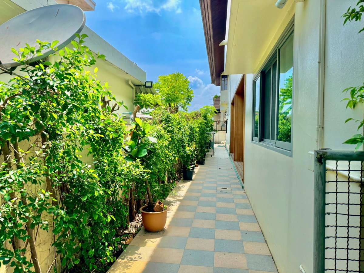 รูป ขายบ้านเดี่ยวห้องมุมหลังใหญ่ 216 ตร.ว. กฤษดานคร18 ทิศใต้รับลม พื้นที่ใช้สอยครบครัน 4 นอน 5 น้ำ ย่านศาลาธรรมสพน์ - เพียง 14.9 ล้าน! - รูปที่ 32/42