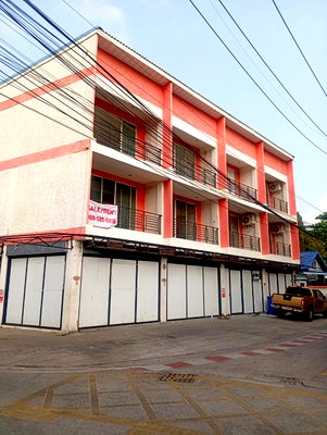 Shophouses for sale Chonburi : 🔥 Urgent Sale! Prime Commercial Building in North Pattaya 🔥