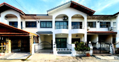 Townhouses for sale Chonburi : Townhome for Sale Khao Talo East Pattaya