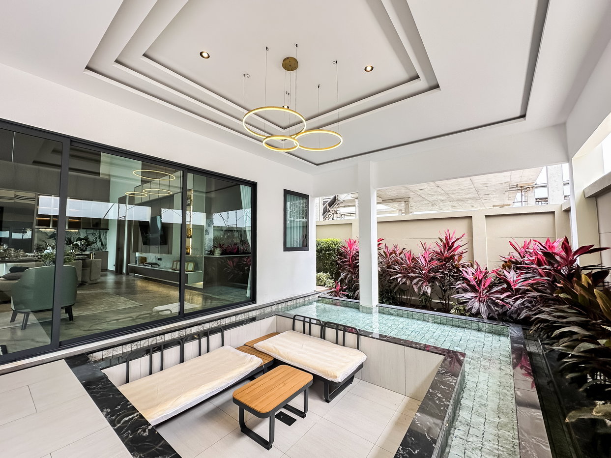 รูป Modern Pool Villa for Sale Thung Klom Tan Man East Pattaya - รูปที่ 2/16