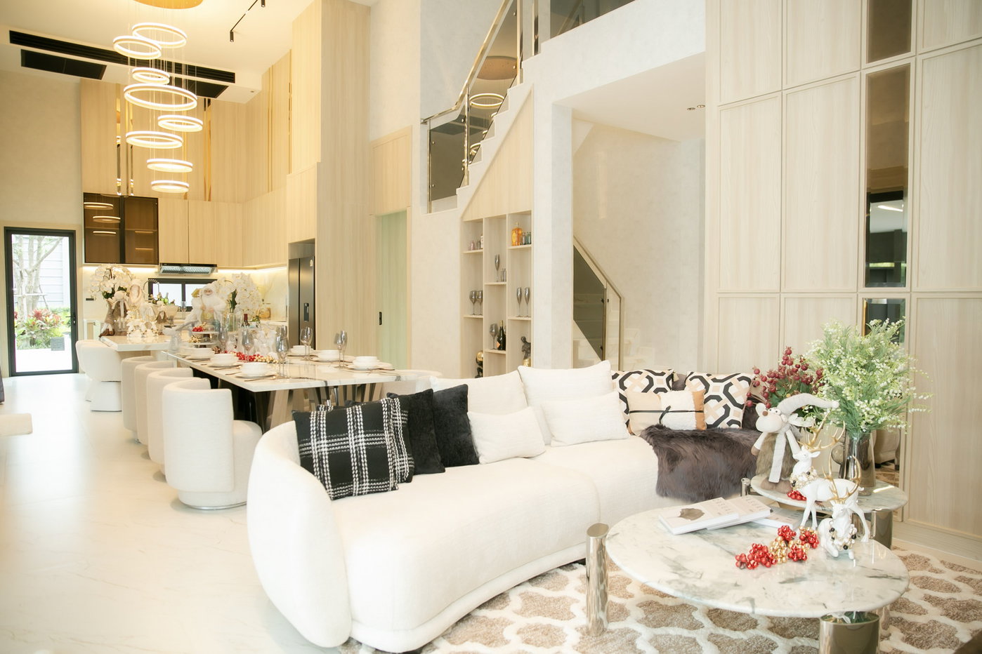 รูป Ultra Luxury Pool Villa for Sale Thung Klom Tan Man Pattaya - รูปที่ 5/23