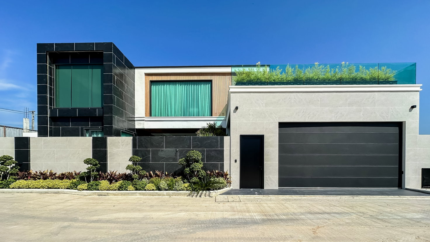 รูป Modern Luxury Pool Villa for Sale Thung Klom Tan Man Pattaya - รูปที่ 1/22