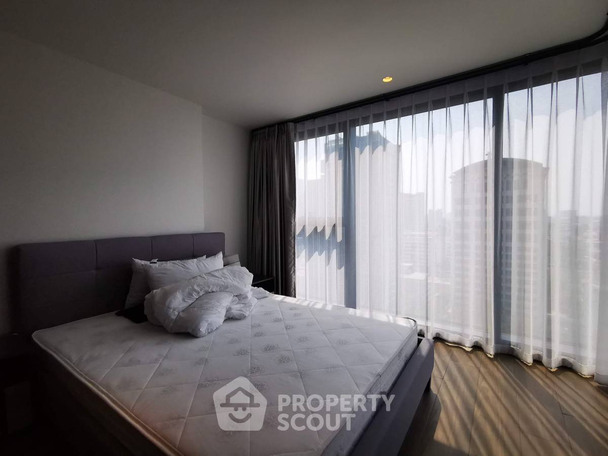 picture 2-BR Condo at The Lofts Silom near BTS Surasak (ID 2913146) - 5/9