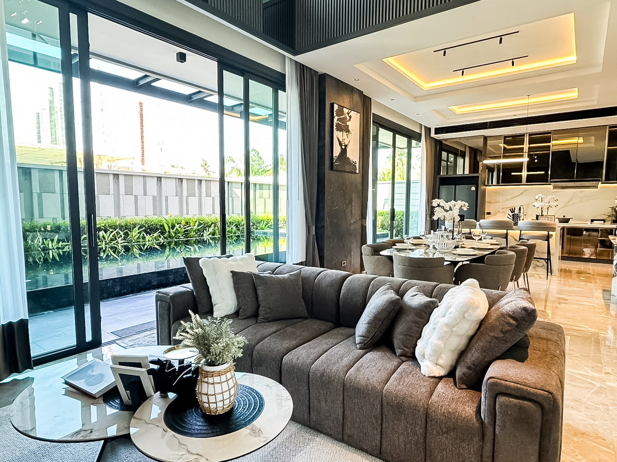 รูป Luxury Pool Villa for Sale Thung Klom Tan Man Pattaya - รูปที่ 2/25
