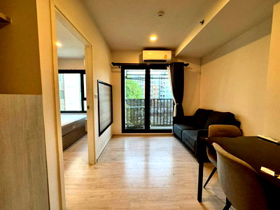 Condos for rent 700 Year Sports Arena Chiang Mai : 🏢Escent park ville condo 1bedroom for Rent in Central Festival. 