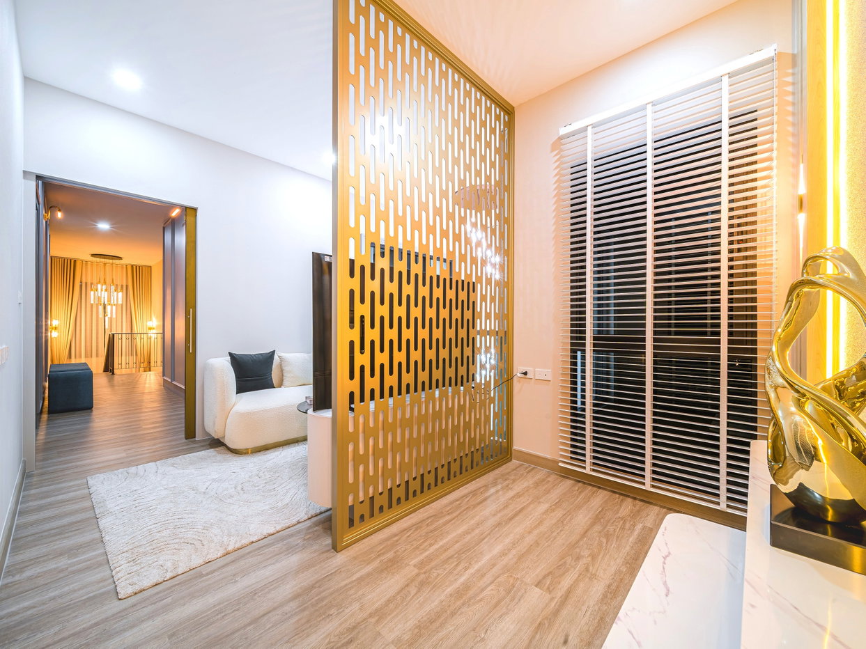 picture House for Sale Nong Pla Lai East Pattaya Modern Family - 11/20