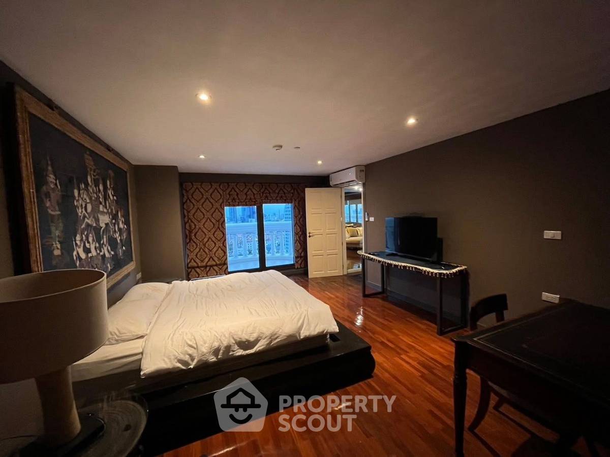 picture 2-BR Condo at Nusa State Tower Condominium near BTS Saphan Taksin (ID 2914903) - 7/20
