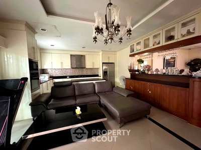 Houses for rent Toongklom-Taman Road : 4-BR House close to East Pattaya (ID 2137973)