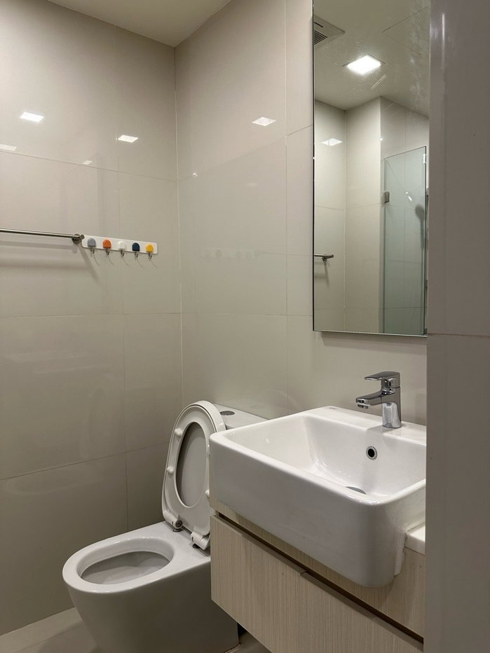 picture BTS Ratchayothin 300 m. Condo Centric Ratchayothin ( Rental ) Price  20,000 Baht - 8/10