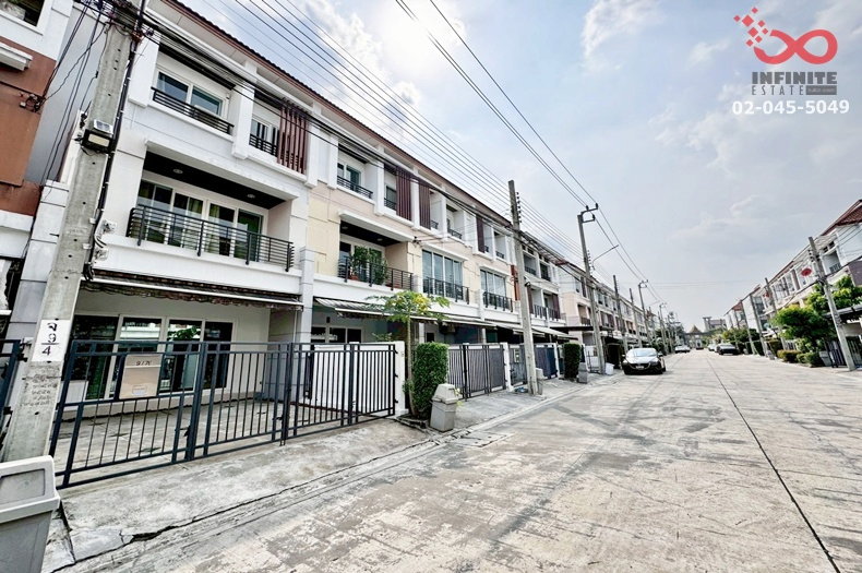ขายทาวน์โฮม : ขายทาวน์โฮม 3ชั้น ลาดพร้าววังหิน บ้านกลางเมือง ลาดพร้าว-เสนา 2 ใกล้รถไฟฟ้า