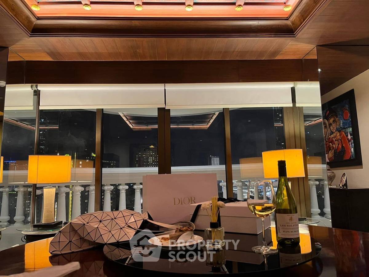 picture 2-BR Condo at Nusa State Tower Condominium near BTS Saphan Taksin (ID 2914903) - 10/20