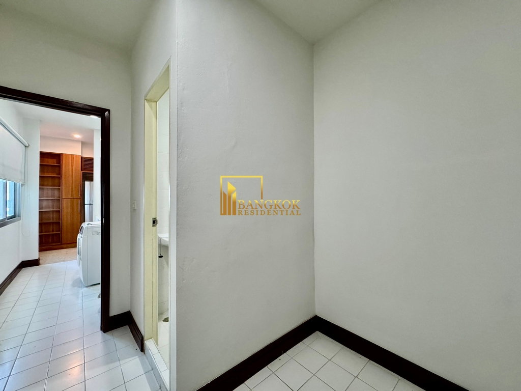 รูป Impressive 3 Bedroom Apartment For Rent in Ploenchit Area - BR21188AP - รูปที่ 28/41