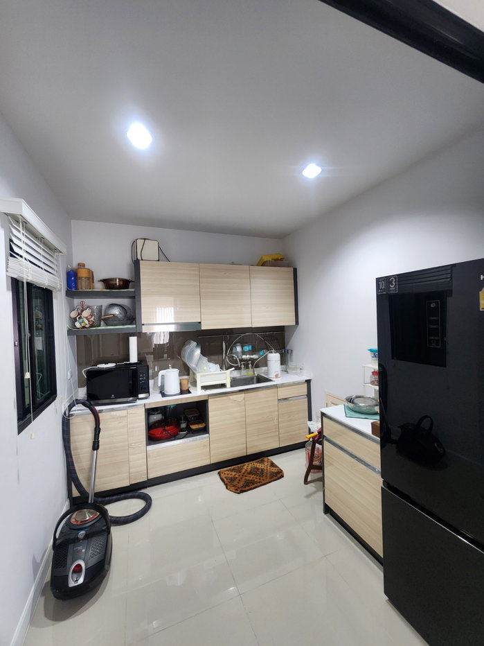 picture Home for rent near fashion island. - 7/14