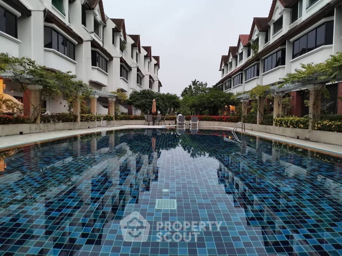 รูป ทาวน์เฮ้าส์ 4-ห้องนอน ที่ โลตัส พอยท์ เอกมัย ใกล้ BTS เอกมัย (ID 2914659) - รูปที่ 5/39