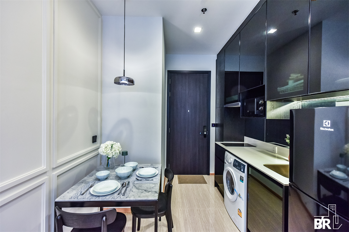 picture Noble Around Ari near BTS Ari Ready-to-move-in, Prime Location Condo - 7/10