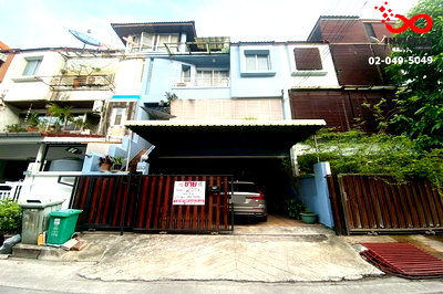 ทาวน์โฮม กรุงเทพมหานคร : ขายทาวน์เฮ้าส์ 4 ชั้น 29 ตรว. บ้านสินธานี ซอยลาดพร้าว 80 - รัชดา 