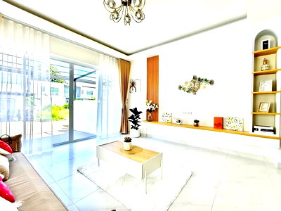 Townhouses for sale Chonburi : Townhome for Sale East Pattaya Fully Furnished
