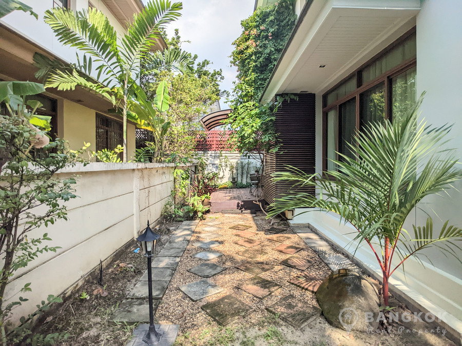 picture Narasiri Pattanakarn Srinakarin | Elegant 4 Bed 4 Bath House  - 18/21