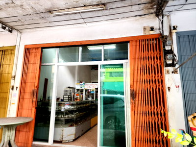Townhouses for sale Nakhon Pathom : 🏢🔥 Urgent Sale! 4-Story Shophouse in Prime Location, Sri Sam Phran, Right on Phetkasem Road 🔥🏢
