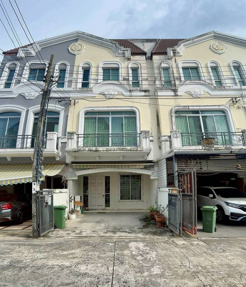Townhouses for sale : R0328 For Sale/Purchase: Townhome, Baan Klang Muang Swiss Town. Ready to move in, affordable price. Interested? Line: @951qfbfi